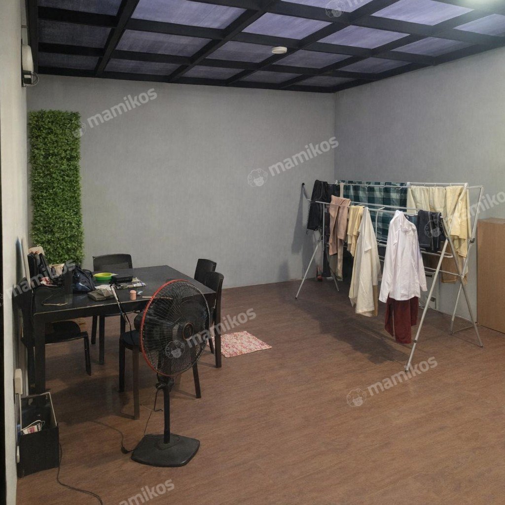 Rumah Sertifikat SHM 4 Kamar Tidur 4 Kamar Mandi Kota Wisata Jakarta Timur - Photo 3