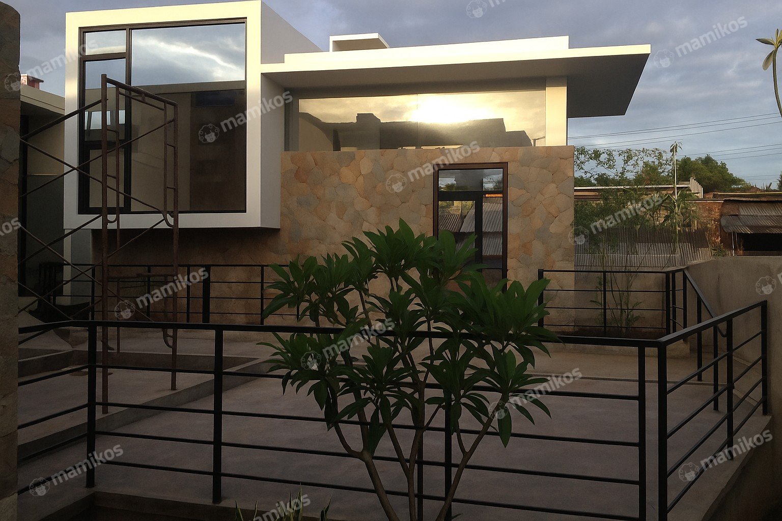 Rumah Sertifikat SHM 2 Lantai Kemang Jakarta Selatan