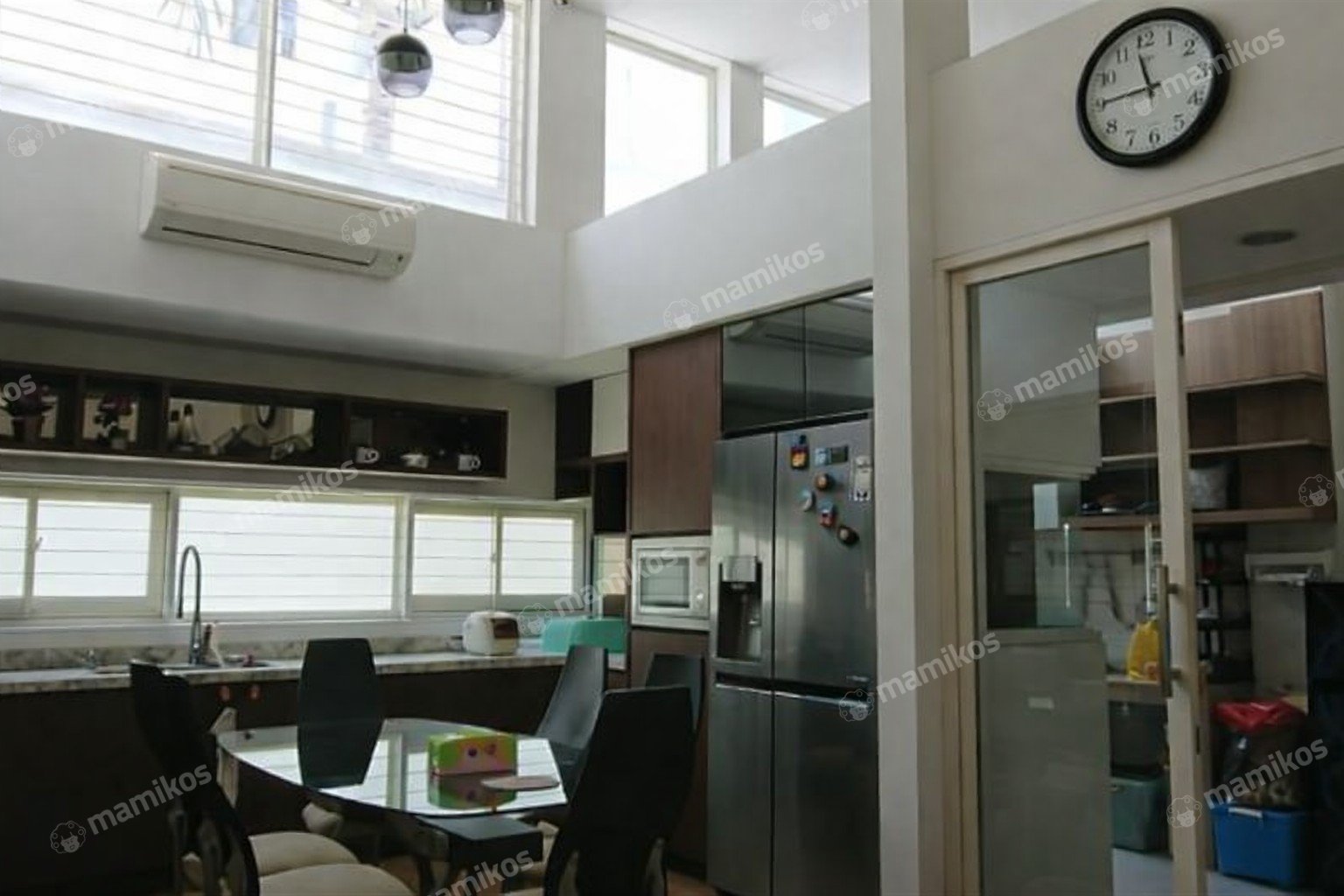 Rumah Sertifikat SHM 4 Kamar Tidur 4 Kamar Mandi Taman Grisenda Jakarta Utara