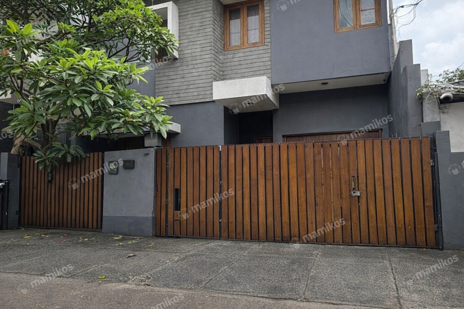 Rumah Sertifikat SHM 4 Kamar Tidur 4 Kamar Mandi Kebayoran Baru Jakarta Selatan