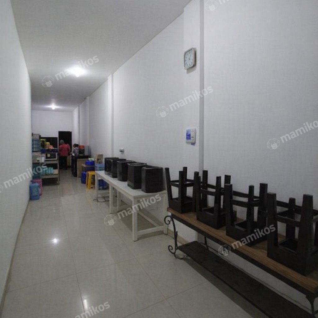 Rumah Sertifikat SHM 7 Kamar Tidur 3 Kamar Mandi Pulomas Jakarta Timur - Photo 2