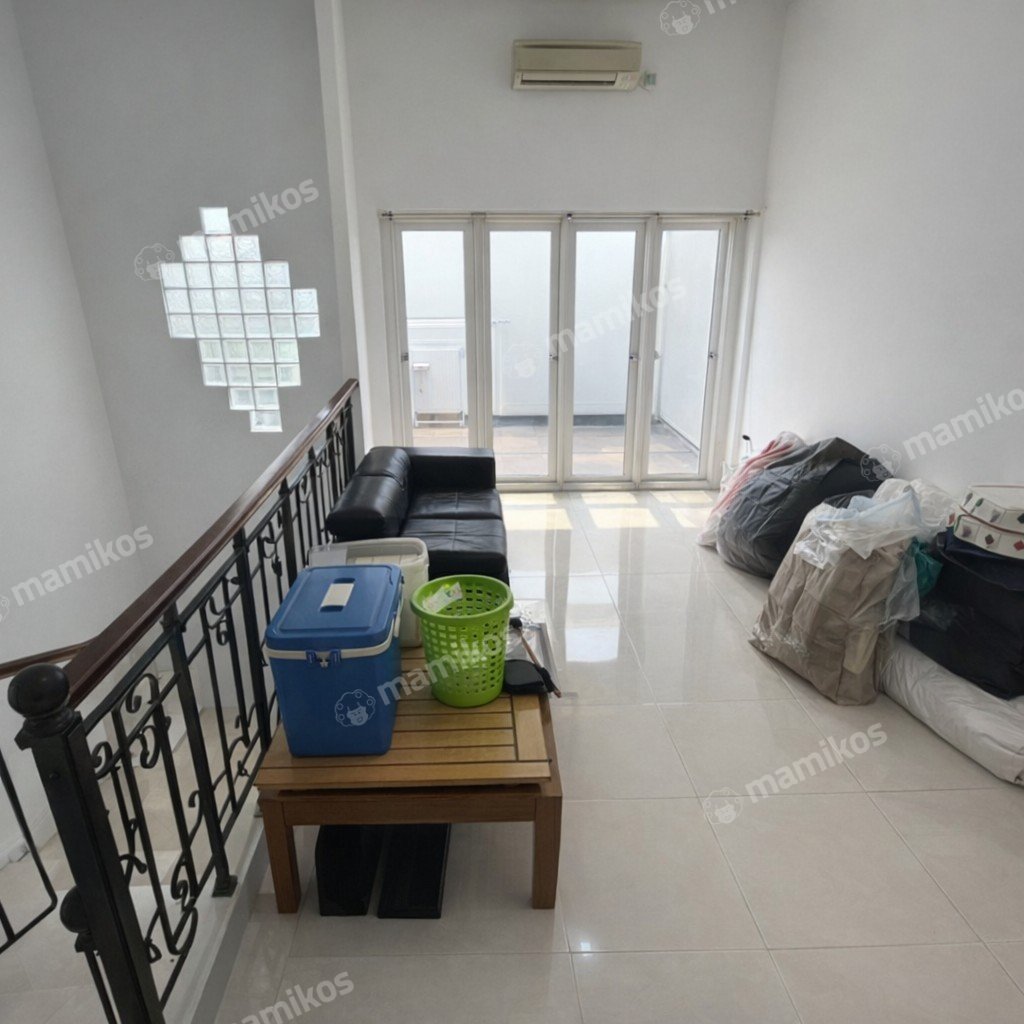 Rumah Sertifikat SHM 4 Kamar Tidur 3 Kamar Mandi Raffles Hills Jakarta Timur - Photo 2