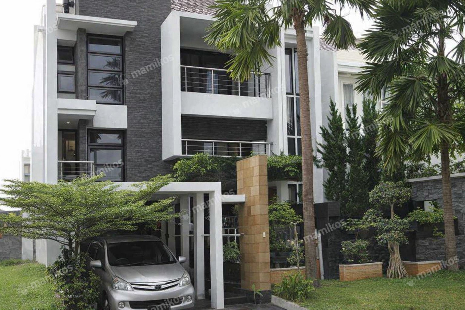 Rumah Sertifikat SHM 7 Kamar Tidur 4 Kamar Mandi Raffles Hills Jakarta Timur