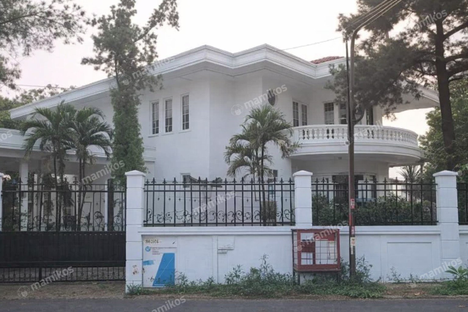 Rumah Sertifikat SHM 9 Kamar Tidur 8 Kamar Mandi Permata Hijau Jakarta Selatan
