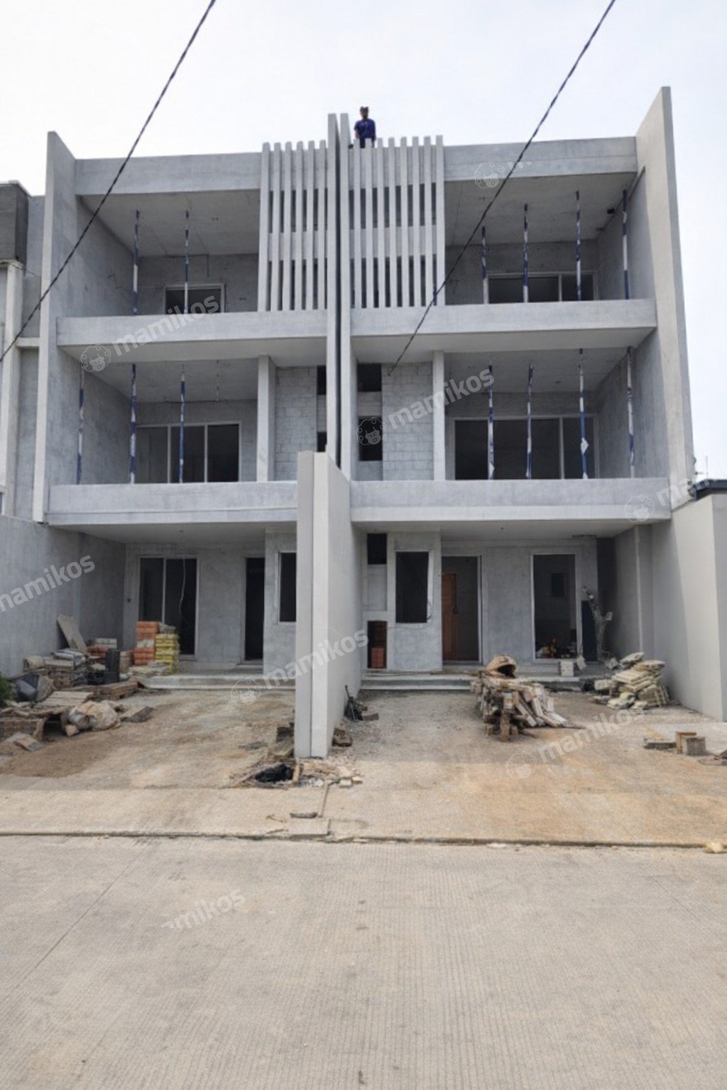 Rumah Sertifikat SHM 4 Kamar Tidur 4 Kamar Mandi Sunrise Garden Jakarta Barat - Photo 2