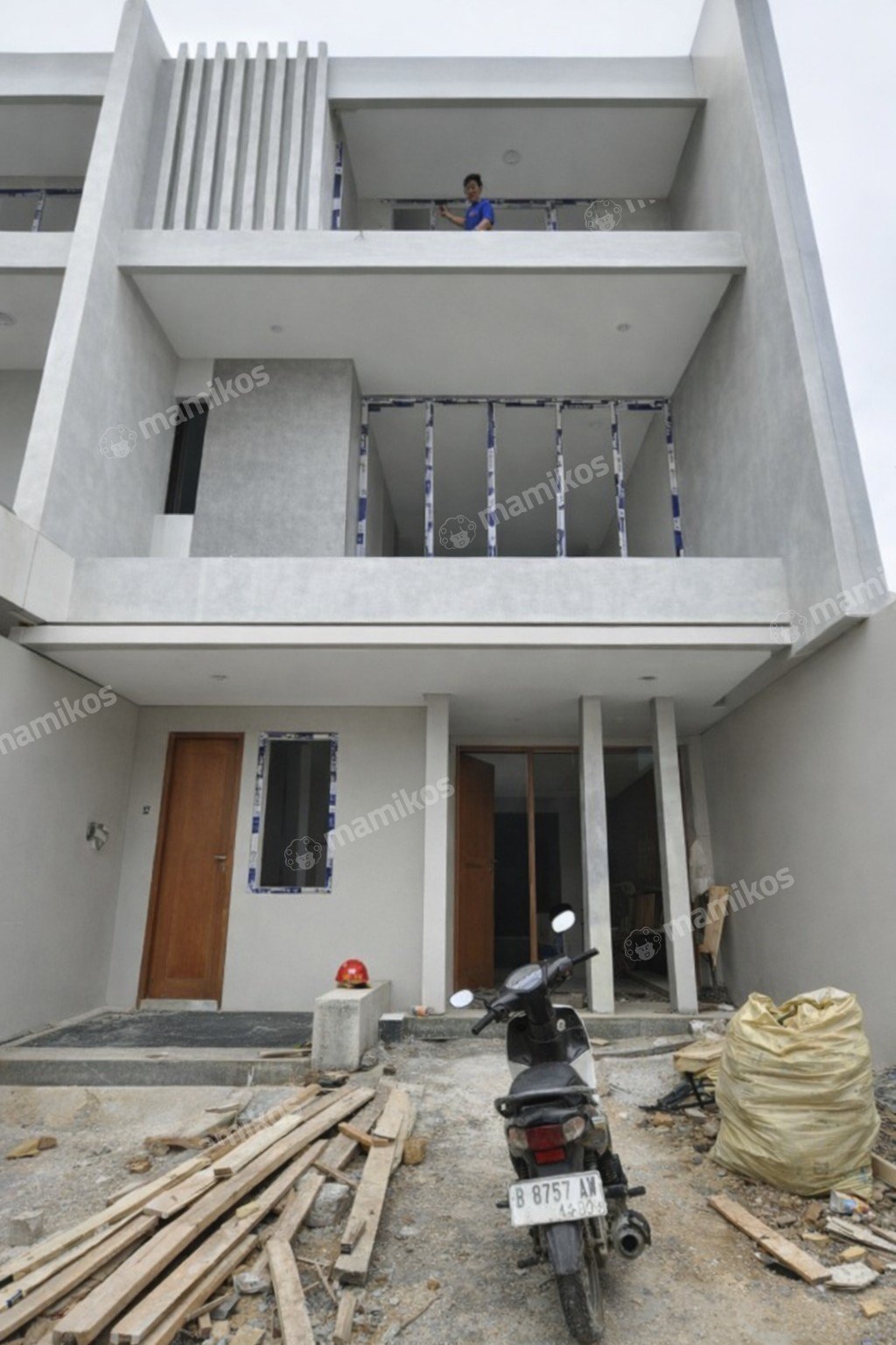 Rumah Sertifikat SHM 4 Kamar Tidur 4 Kamar Mandi Sunrise Garden Jakarta Barat - Photo 3