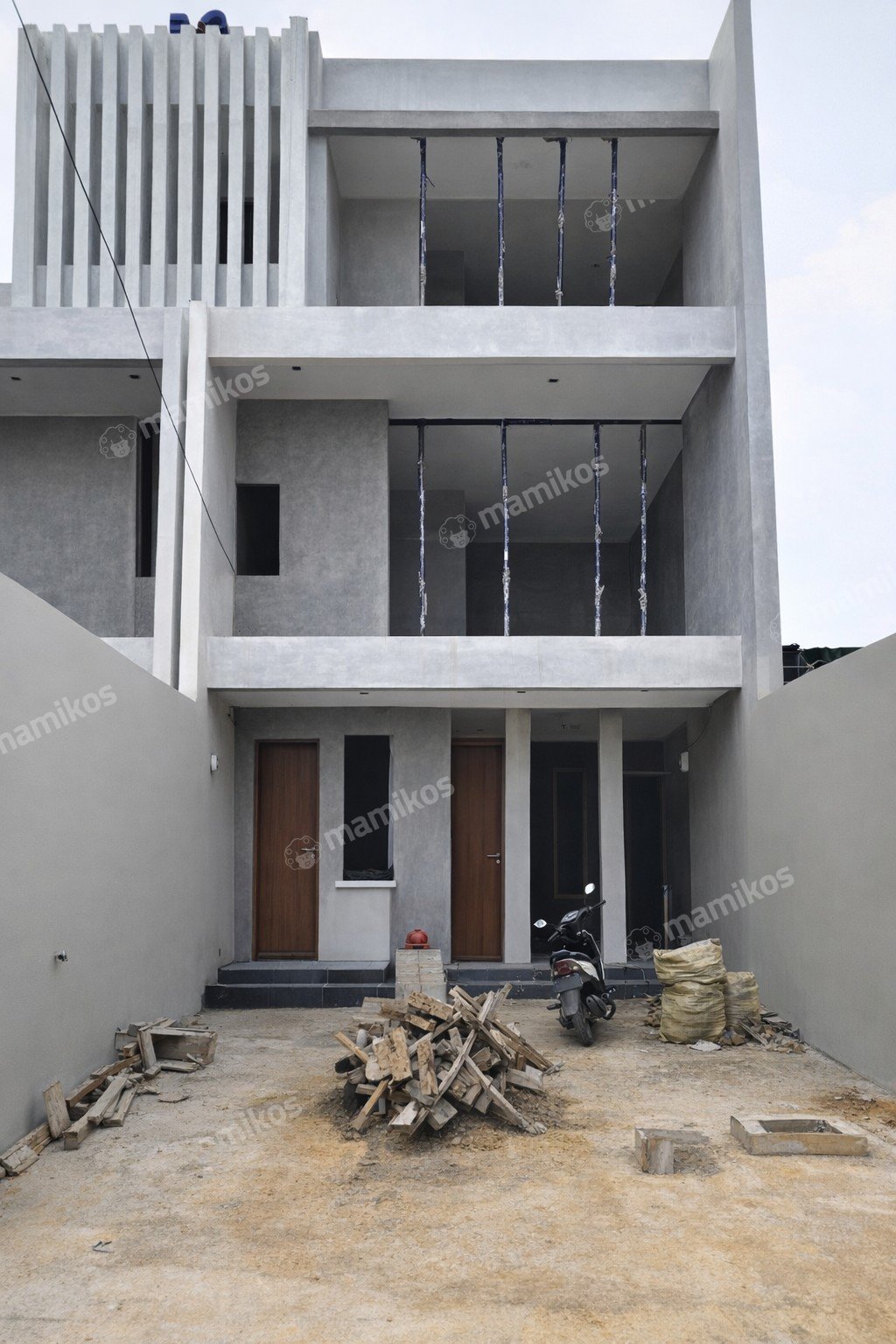 Rumah Sertifikat SHM 4 Kamar Tidur 4 Kamar Mandi Sunrise Garden Jakarta Barat - Photo 4