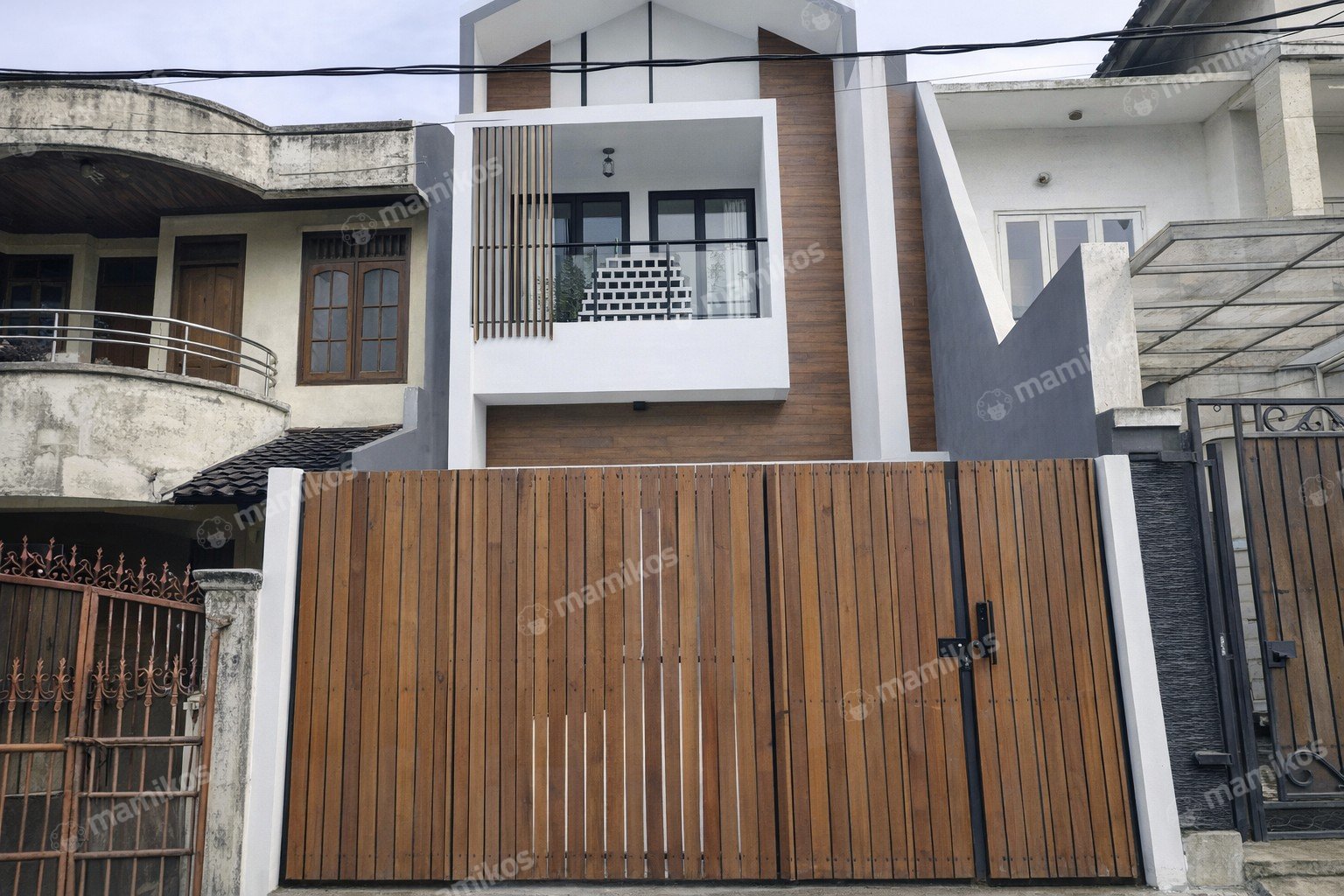 Rumah Sertifikat SHM 4 Kamar Tidur 3 Kamar Mandi Pondok Kelapa Jakarta Timur