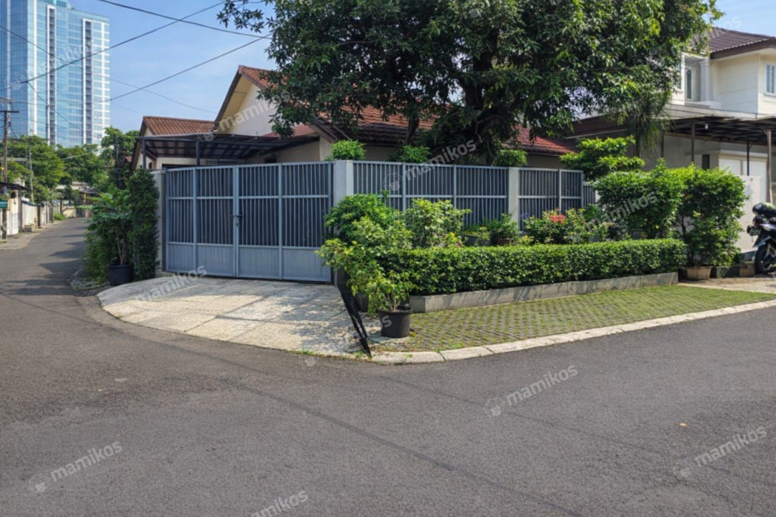 Rumah Sertifikat SHM 3 Kamar Tidur 2 Kamar Mandi Kebayoran Baru Jakarta Selatan