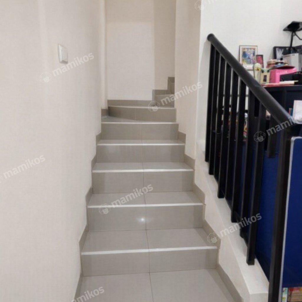 Rumah Sertifikat SHM 3 Kamar Tidur 3 Kamar Mandi Daan Mogot Jakarta Barat - Photo 5