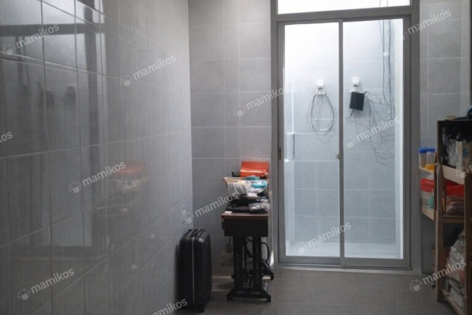 Rumah Sertifikat SHM 5 Kamar Tidur 3 Kamar Mandi Taman Palem Jakarta Barat