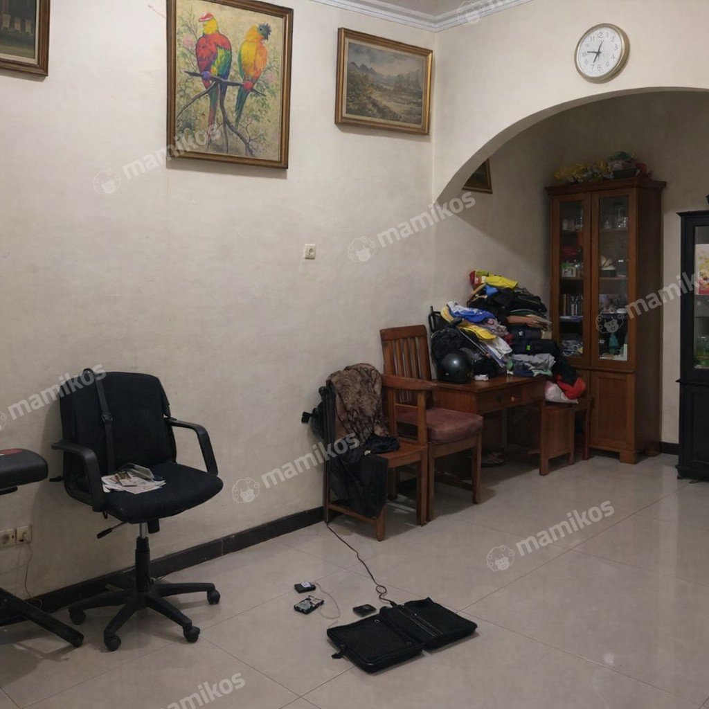 Rumah Sertifikat SHM 2 Kamar Tidur 2 Kamar Mandi Matraman Jakarta Timur - Photo 2