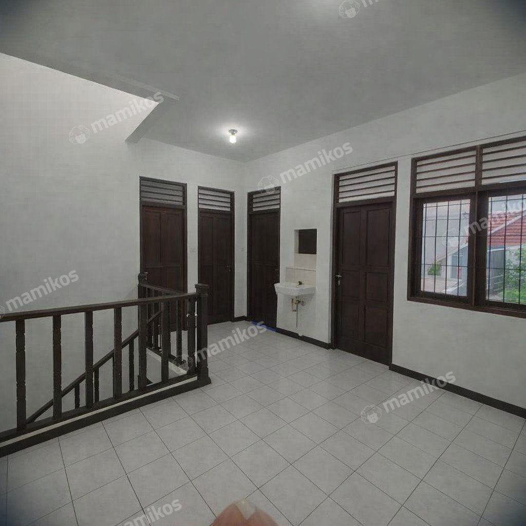 Rumah Sertifikat SHM 5 Kamar Tidur 2 Kamar Mandi Tomang Jakarta Barat - Photo 5