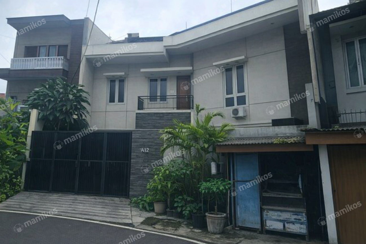 Rumah Sertifikat SHM 3 Kamar Tidur 3 Kamar Mandi SCBD Jakarta Selatan