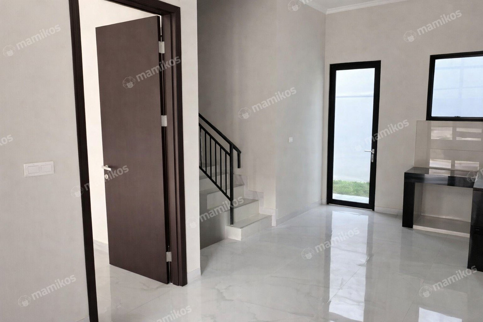 Rumah Sertifikat SHM 3 Kamar Tidur 3 Kamar Mandi Pantai Indah Kapuk 2 Jakarta Utara - Photo 3