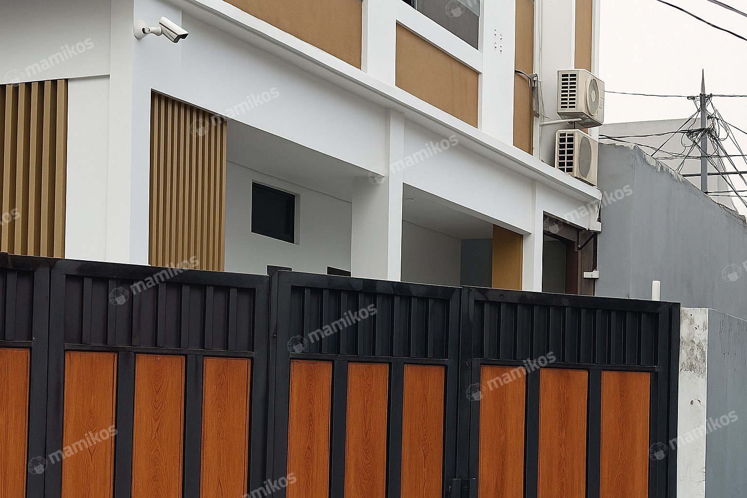 Rumah Sertifikat SHM 4 Kamar Tidur 4 Kamar Mandi Matraman Jakarta Timur