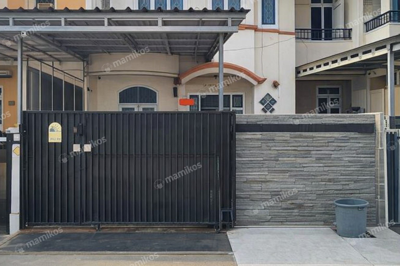 Rumah Sertifikat SHM 3 Kamar Tidur 2 Kamar Mandi Taman Surya Jakarta Barat