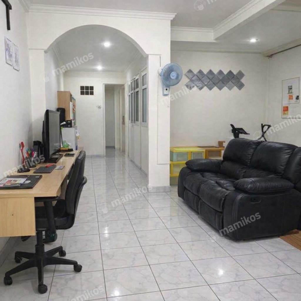 Rumah Sertifikat SHM 3 Kamar Tidur 2 Kamar Mandi Taman Surya Jakarta Barat - Photo 4