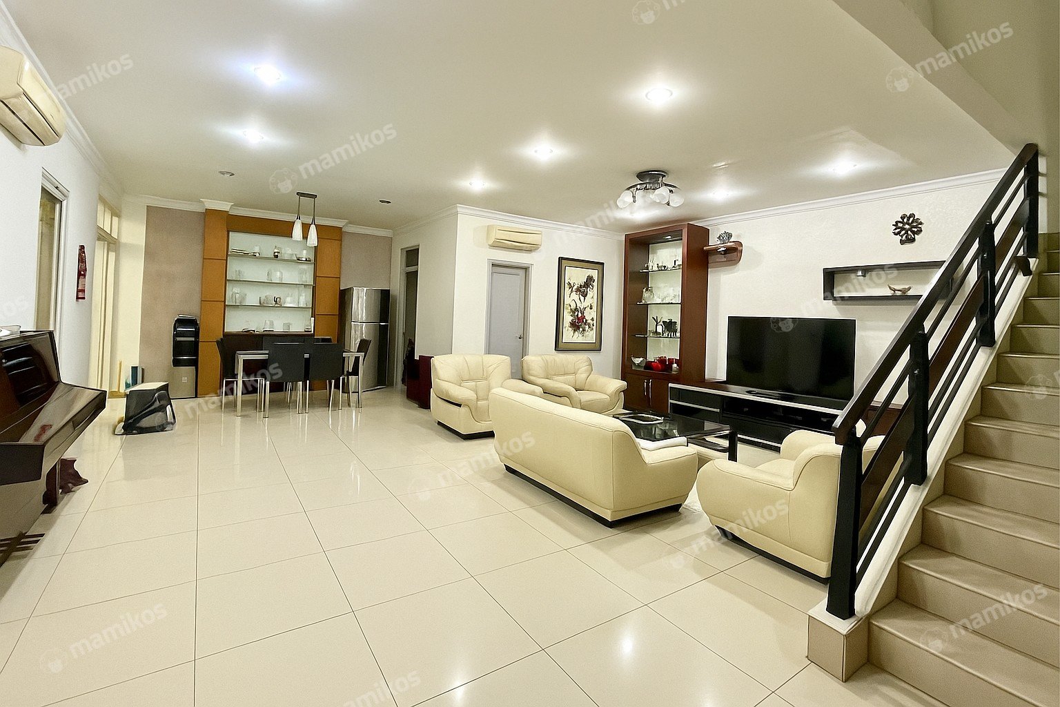 Rumah Sertifikat SHM 4 Kamar Tidur 3 Kamar Mandi Daan Mogot Jakarta Barat