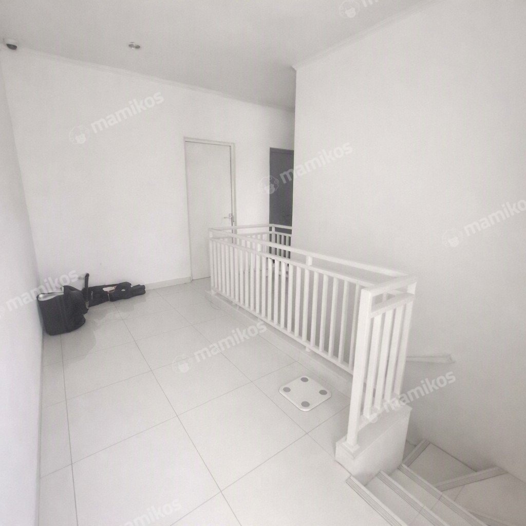 Rumah Sertifikat SHM 4 Kamar Tidur 3 Kamar Mandi Cilincing Jakarta Utara - Photo 4