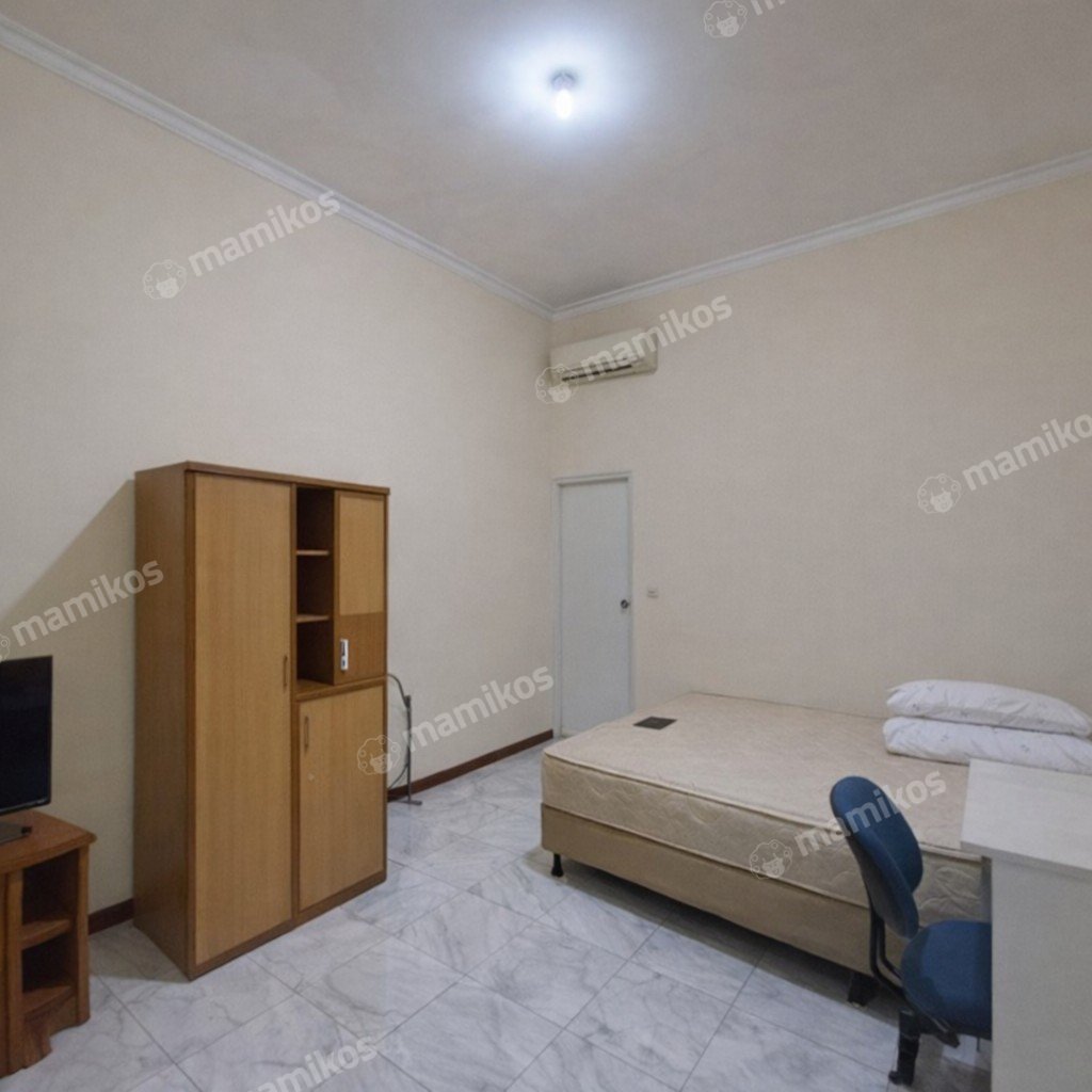 Rumah Sertifikat SHM 13 Kamar Tidur 1 Kamar Mandi Senopati Jakarta Selatan - Photo 5