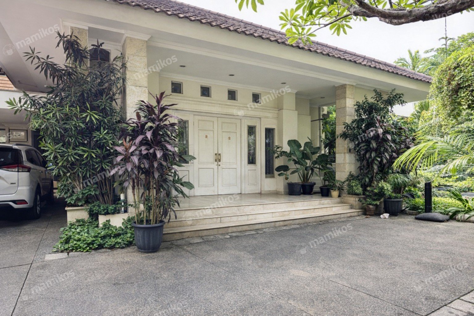Rumah Sertifikat SHM 4 Kamar Tidur 4 Kamar Mandi Kemang Jakarta Selatan