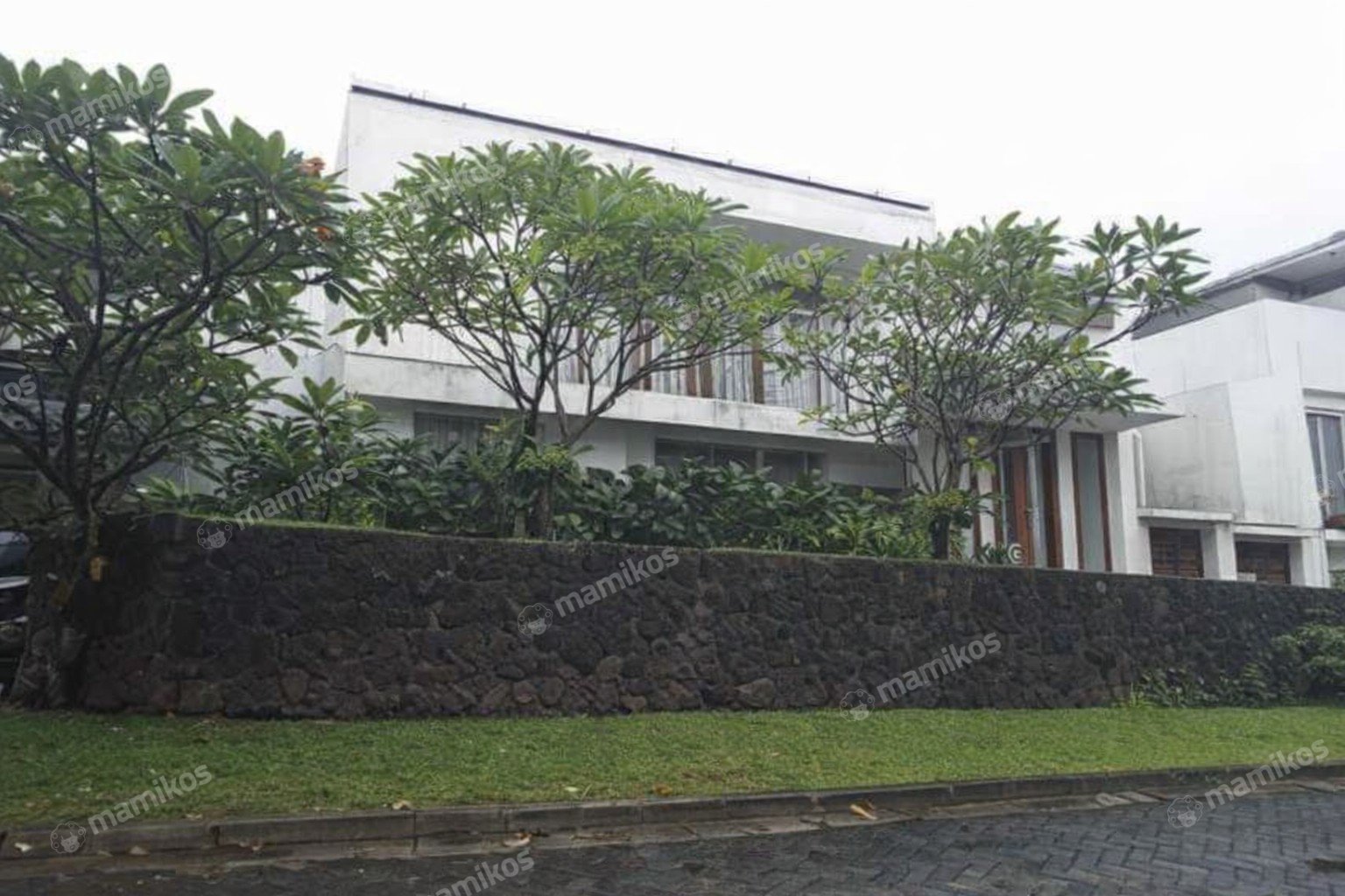 Rumah Sertifikat SHM 2 Kamar Tidur 4 Kamar Mandi Kemang Jakarta Selatan