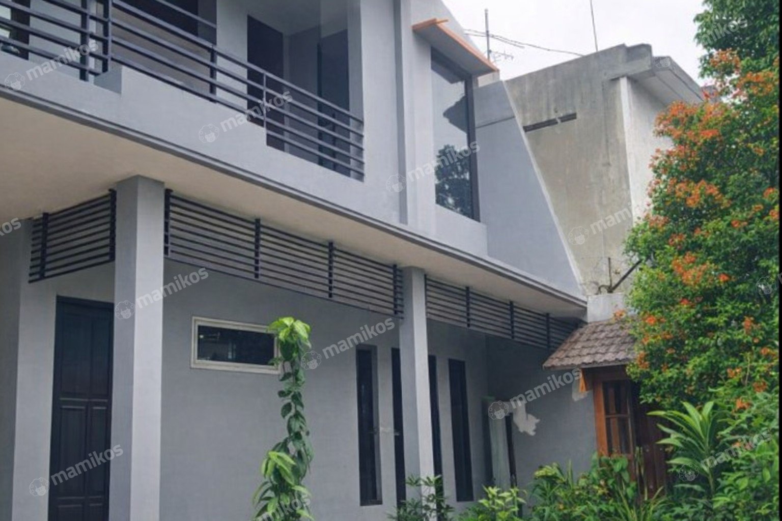 Rumah Sertifikat SHM 9 Kamar Tidur 5 Kamar Mandi Pasar Rebo Jakarta Timur