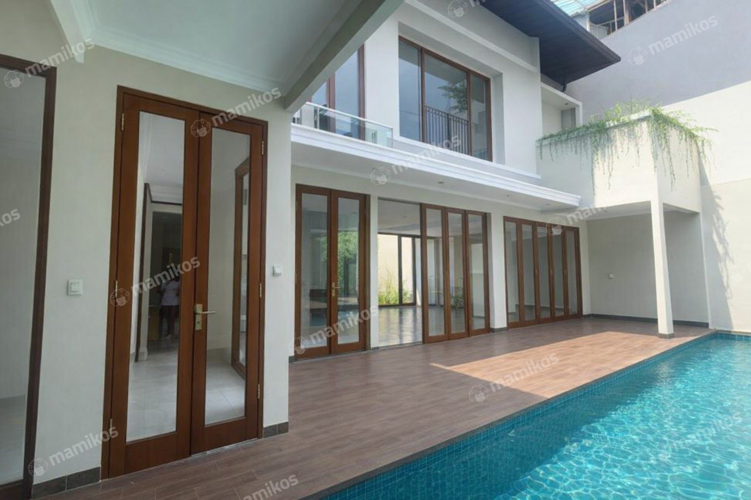 Rumah Sertifikat SHM 4 Kamar Tidur 4 Kamar Mandi Cipete Jakarta Selatan