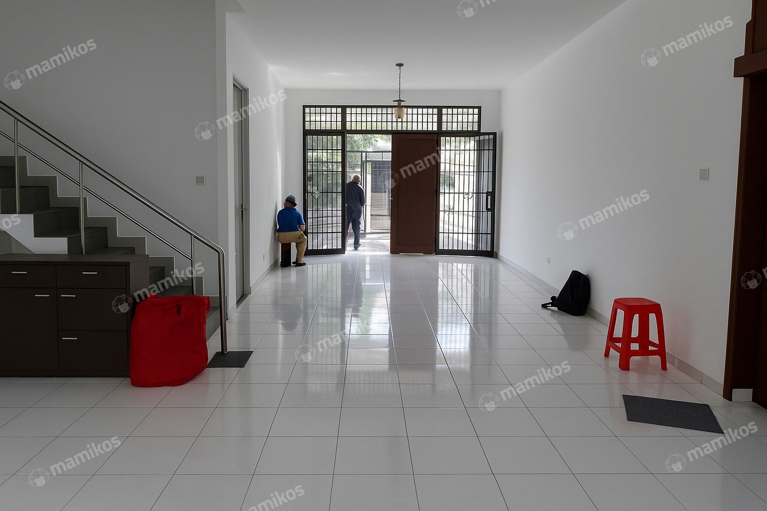 Rumah Sertifikat SHM 6 Kamar Tidur 5 Kamar Mandi Intercon Jakarta Barat - Photo 2