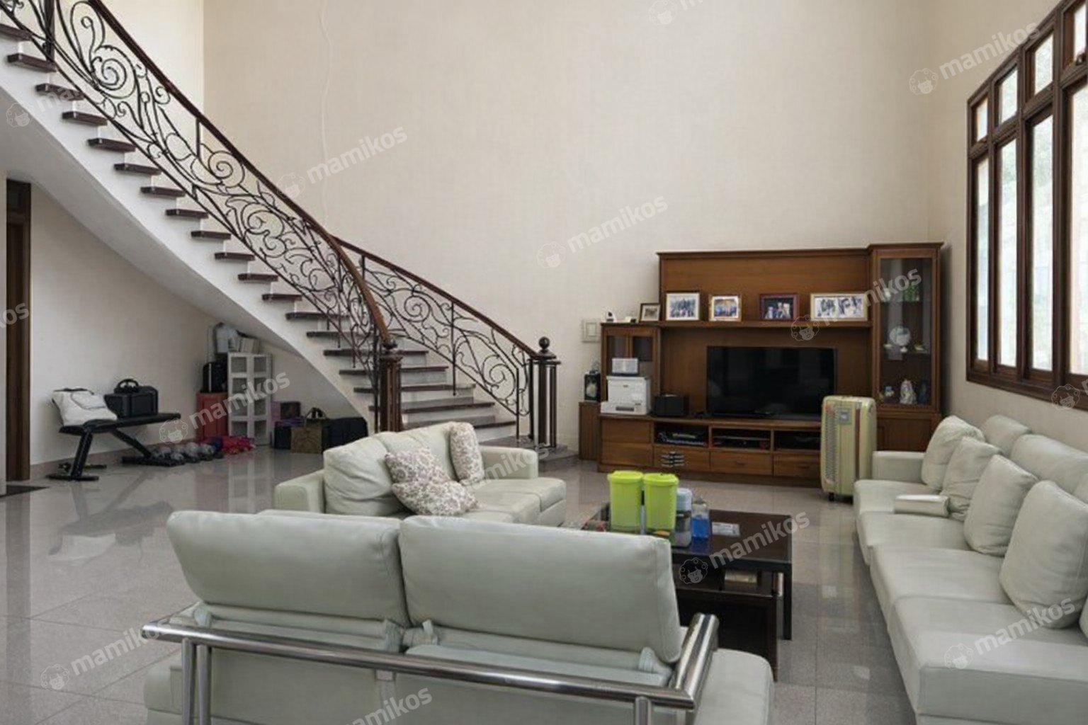 Rumah Sertifikat SHM 4 Kamar Tidur 4 Kamar Mandi Pantai Indah Kapuk Jakarta Utara