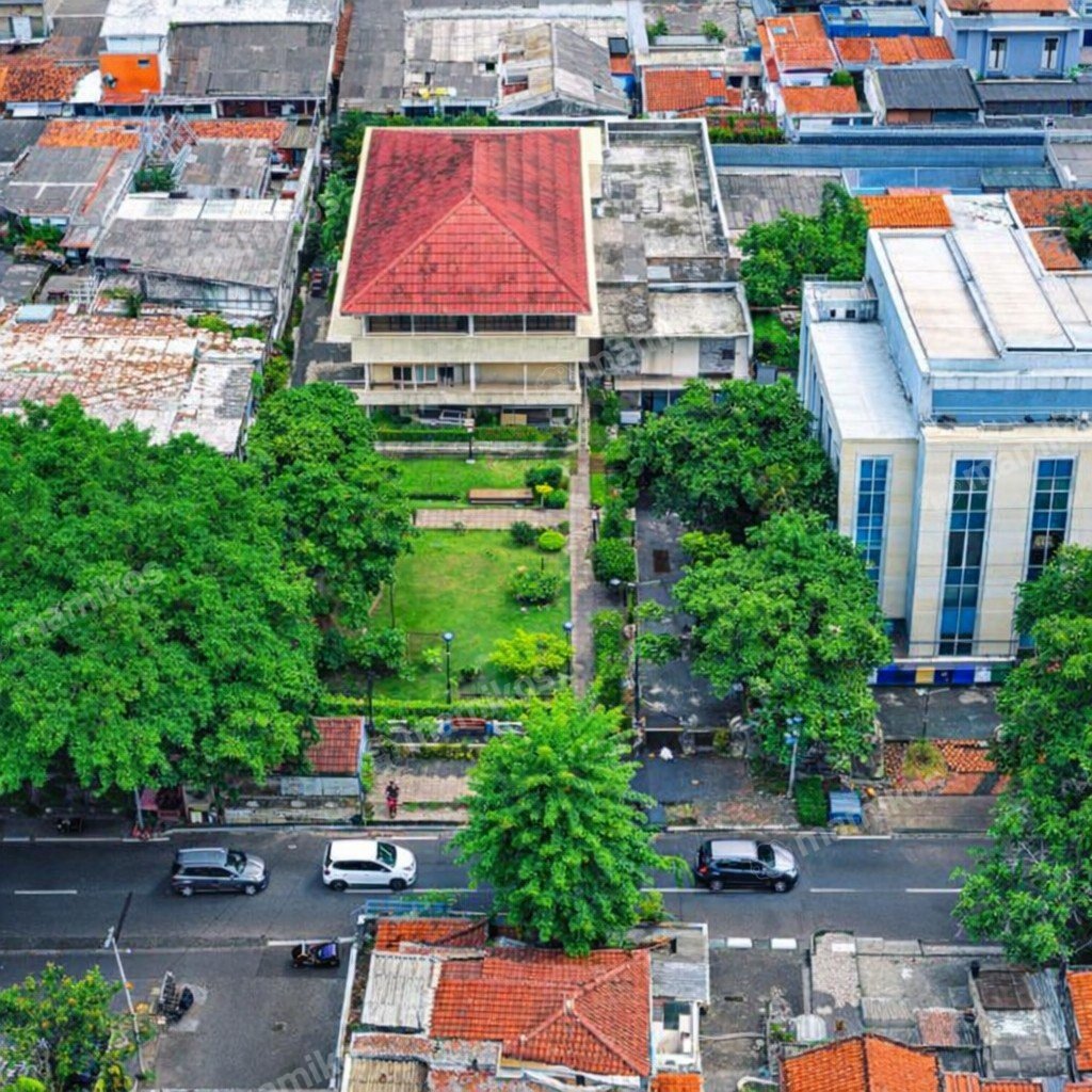 Rumah Sertifikat SHM 7 Kamar Tidur 7 Kamar Mandi Kebayoran Baru Jakarta Selatan - Photo 2