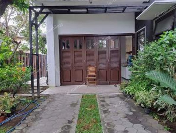 Rumah Sertifikat SHM 9 Kamar Tidur 6 Kamar Mandi Umbulharjo Yogyakarta - Photo 2