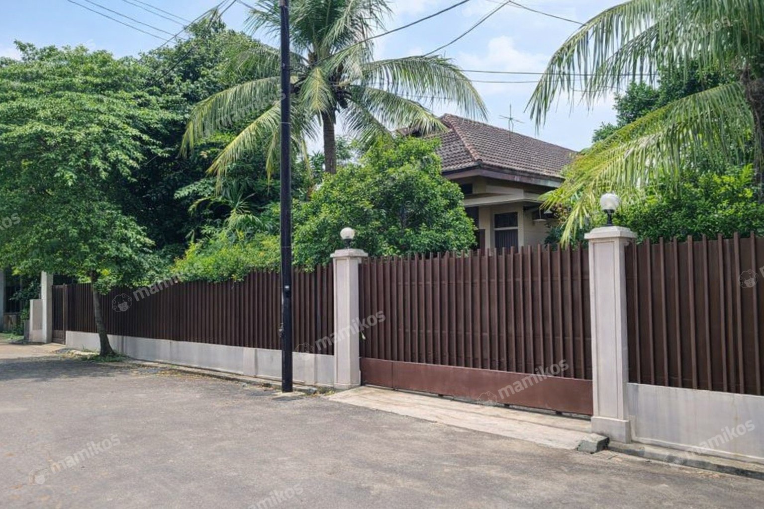 Rumah Sertifikat SHM 4 Kamar Tidur 4 Kamar Mandi Pondok Indah Jakarta Selatan