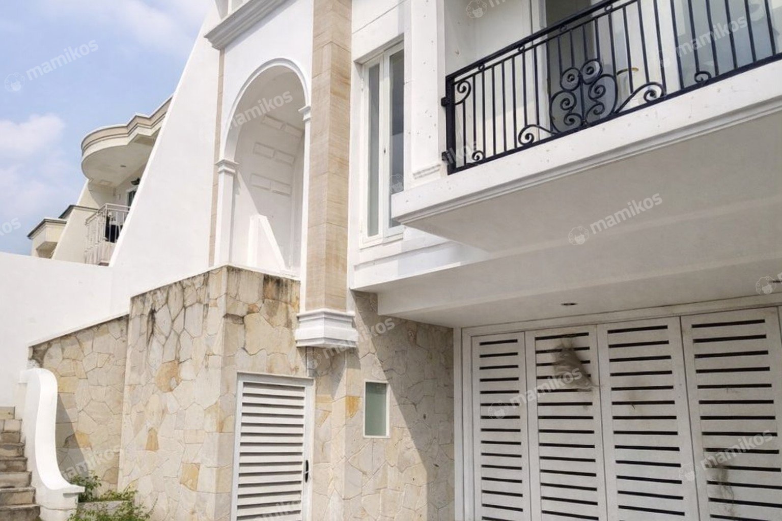 Rumah 5KT 4KM Puri Indah Jakarta Barat