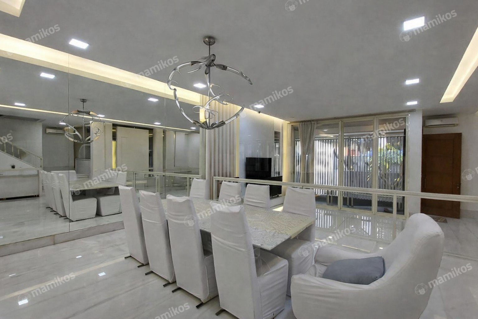 Rumah Sertifikat SHM 4 Kamar Tidur 5 Kamar Mandi Pantai Indah Kapuk Jakarta Utara