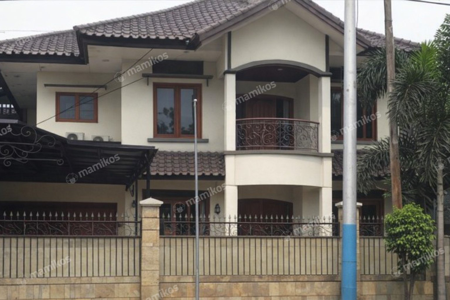Rumah Sertifikat SHM 6 Kamar Tidur 5 Kamar Mandi Ciracas Jakarta Timur