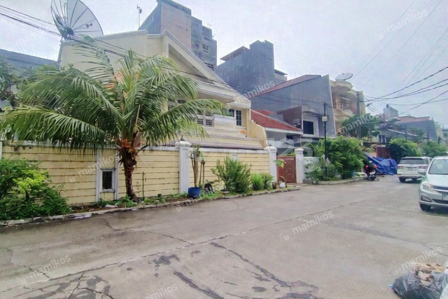 Rumah Sertifikat SHM 5 Kamar Tidur 4 Kamar Mandi Muara Karang Jakarta Utara