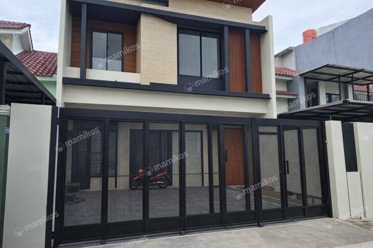 Rumah Sertifikat SHM 4 Kamar Tidur 4 Kamar Mandi Metland Puri Jakarta Barat