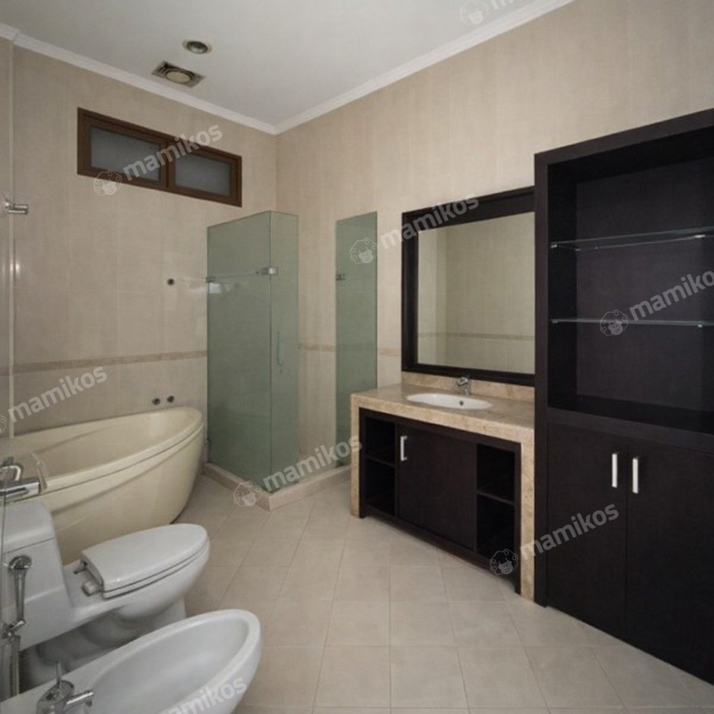 Rumah 5 Kamar Tidur 6 Kamar Mandi 2 Lantai Kuningan Jakarta Selatan - Photo 5