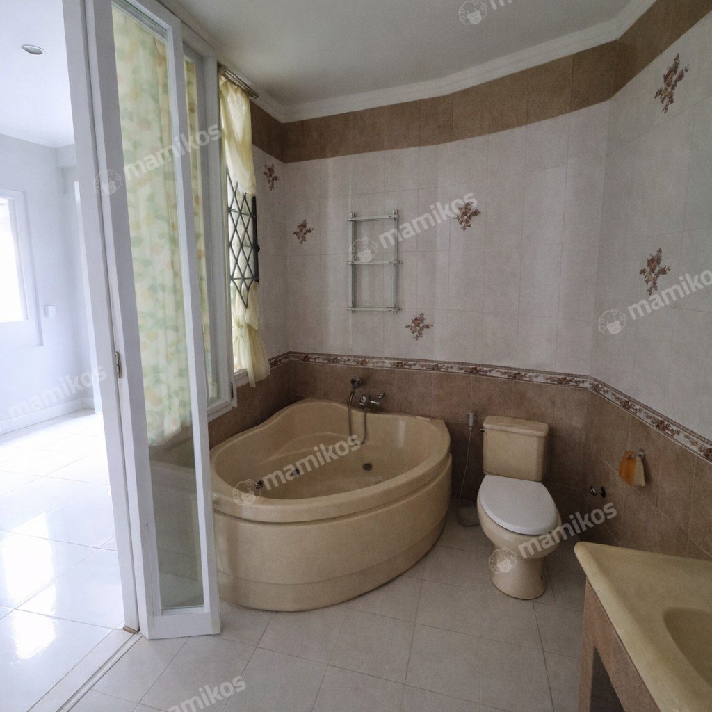 Rumah Sertifikat SHM 6 Kamar Tidur 4 Kamar Mandi Kelapa Gading Jakarta Utara - Photo 2