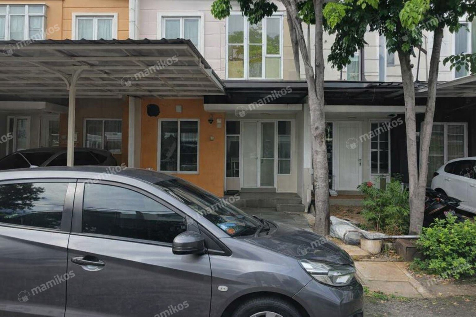 Rumah Sertifikat SHM 4 Kamar Tidur 3 Kamar Mandi Green Lake City Jakarta Barat