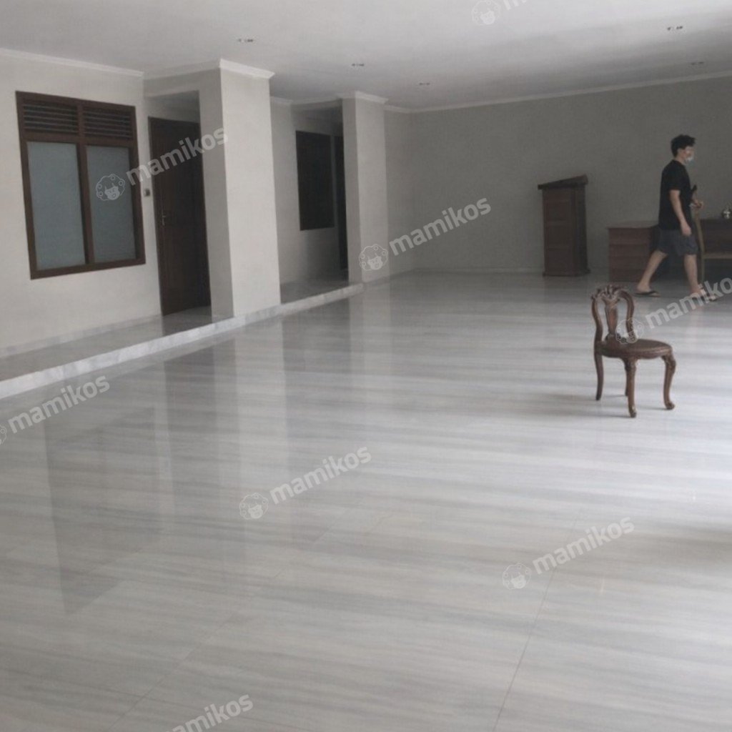 Rumah Sertifikat SHM 3 Kamar Tidur 2 Kamar Mandi Matraman Jakarta Timur - Photo 2