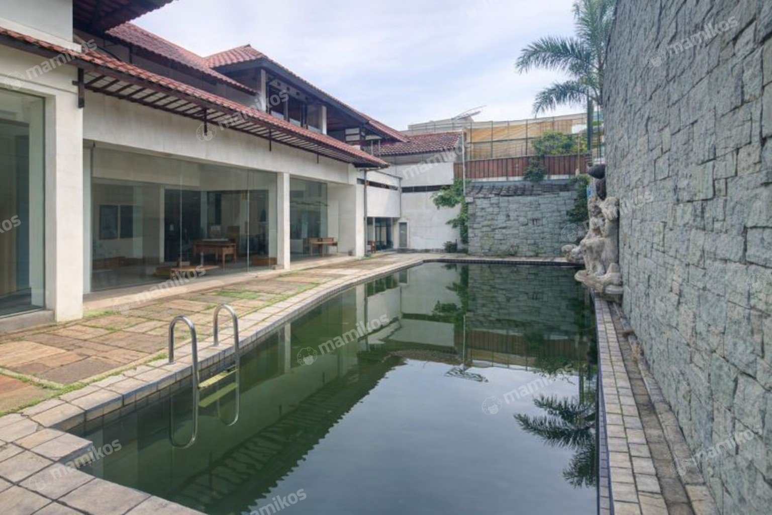 Rumah Sertifikat SHM 5 Kamar Tidur 4 Kamar Mandi Pondok Indah Jakarta Selatan - Photo 2