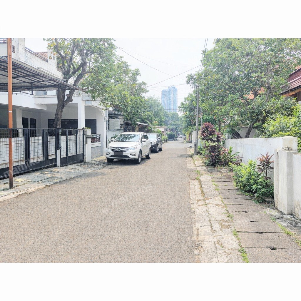 Rumah Sertifikat SHM 3 Kamar Tidur 2 Kamar Mandi Cilandak Jakarta Selatan - Photo 2