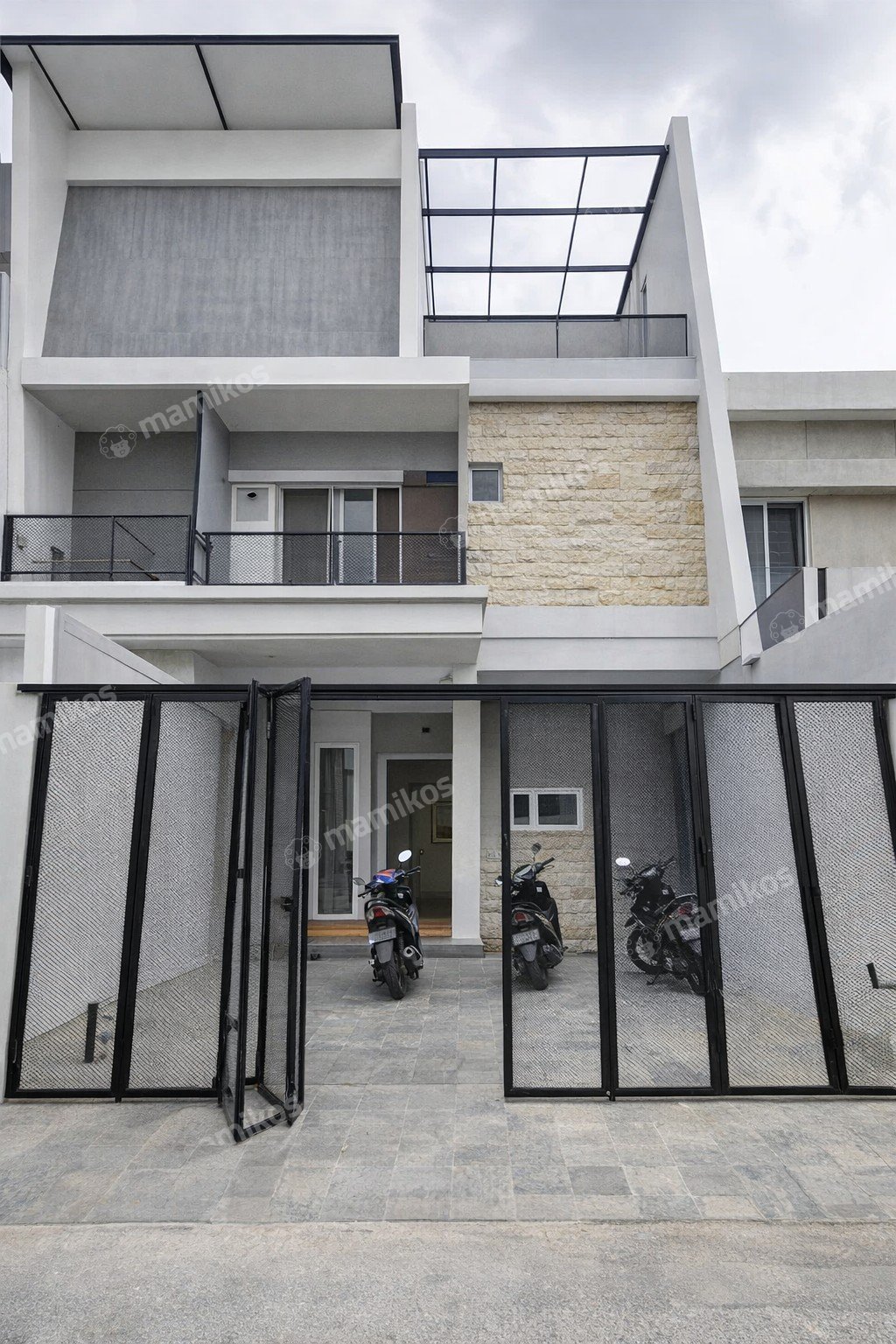 Rumah Sertifikat SHM 6 Kamar Tidur 4 Kamar Mandi Kebon Jeruk Jakarta Barat - Photo 2