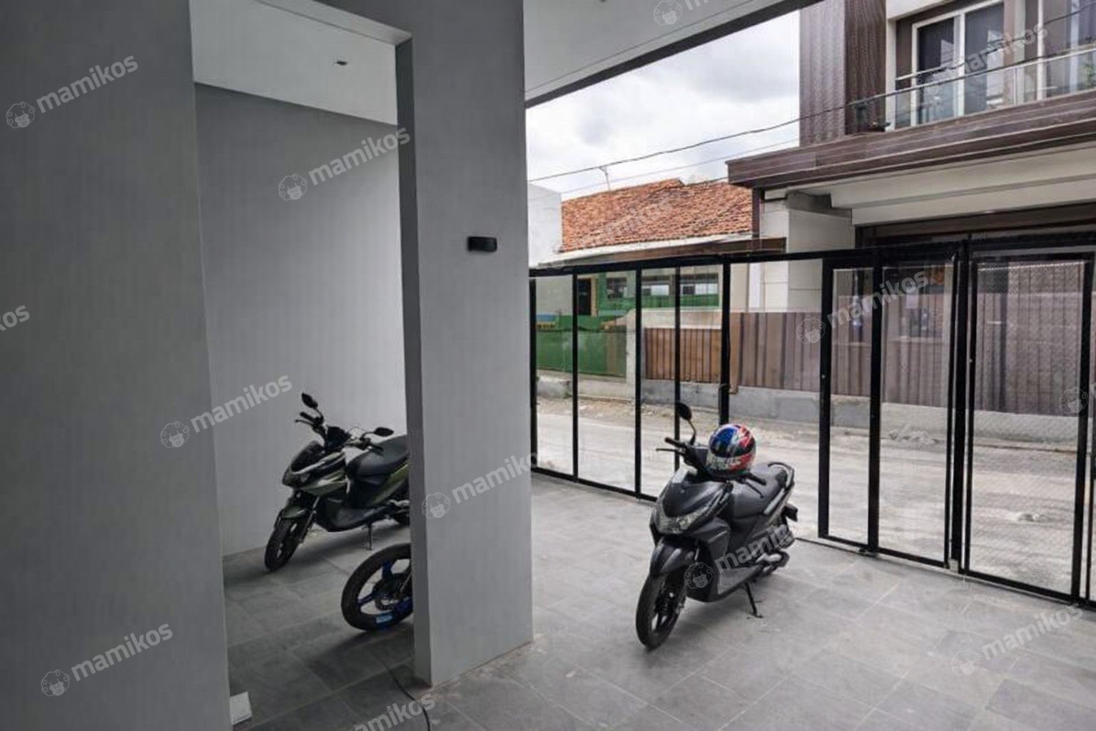 Rumah Sertifikat SHM 6 Kamar Tidur 4 Kamar Mandi Kebon Jeruk Jakarta Barat - Photo 4