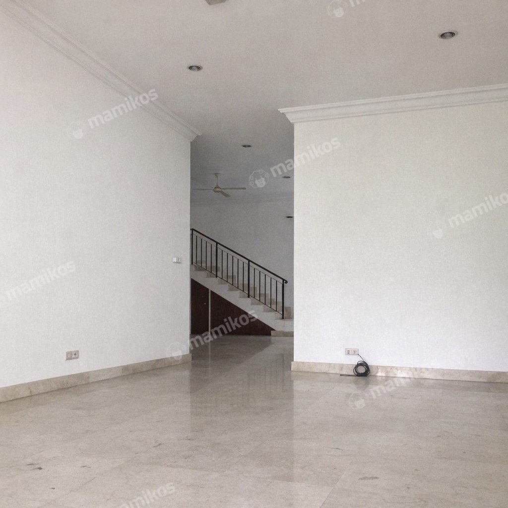 Rumah Sertifikat SHM 4 Kamar Tidur 5 Kamar Mandi Cipete Jakarta Selatan - Photo 2
