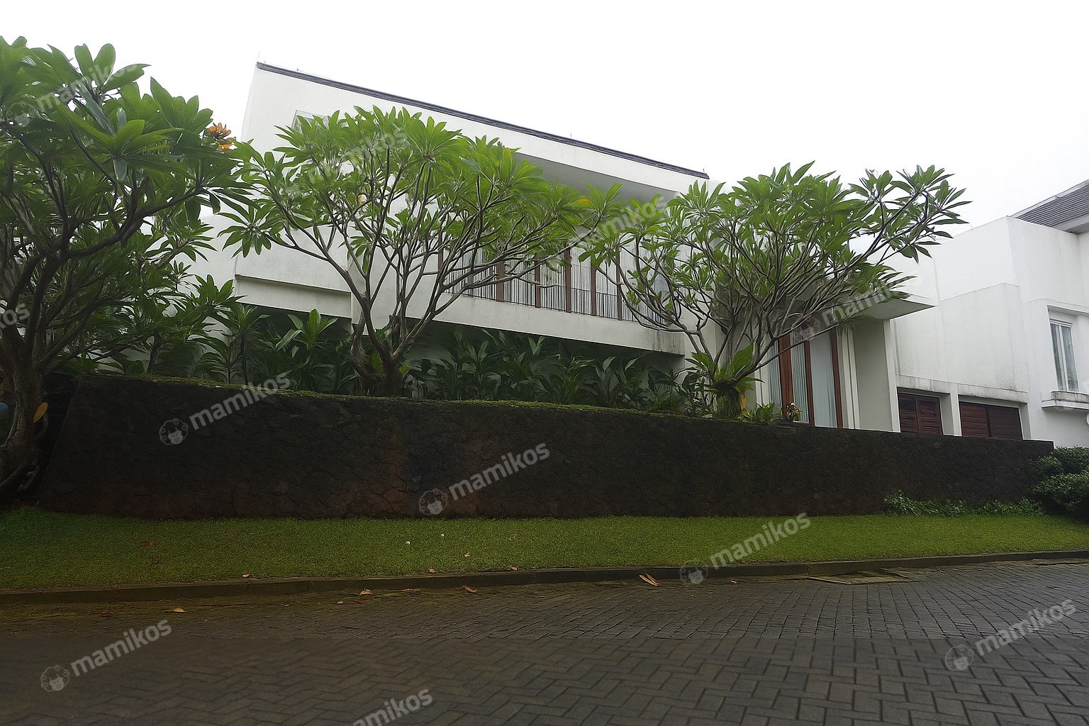 Rumah Sertifikat SHM 4 Kamar Tidur 3 Kamar Mandi Kemang Jakarta Selatan