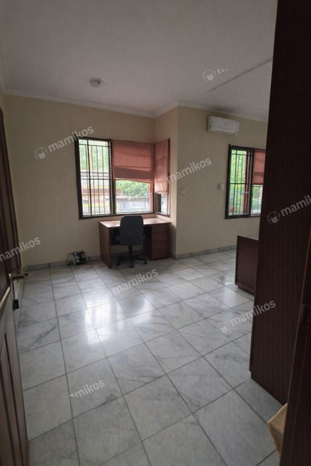 Rumah Sertifikat SHM 6 Kamar Tidur 5 Kamar Mandi Cilandak Jakarta Selatan - Photo 2